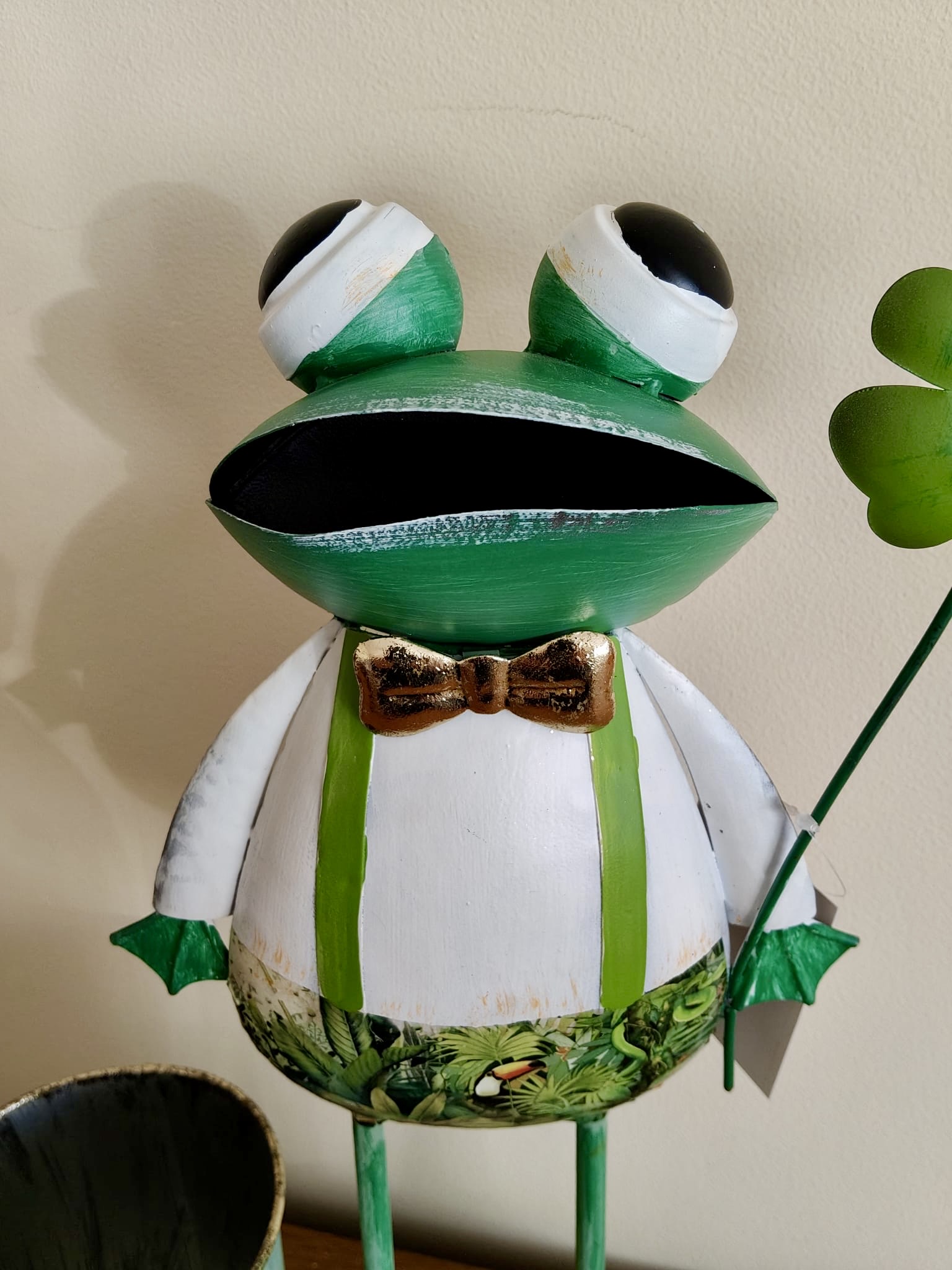 Metalowa figurka ogrodowa ŻABA z doniczką 42 cm metaloplastyka - obrazek 4